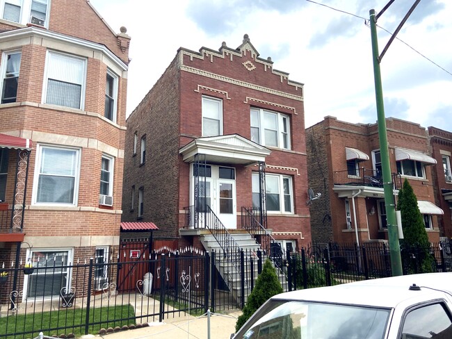 3015 S Tripp Ave in Chicago, IL - Building Photo - Building Photo