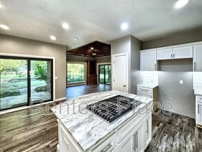 2005 Mission Rd in Edmond, OK - Building Photo - Building Photo