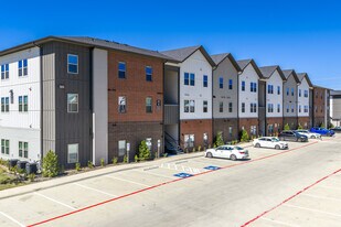 The Fielder in Mesquite, TX - Building Photo