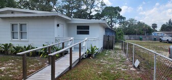 1648 Guava Ave, Unit A in Melbourne, FL - Building Photo