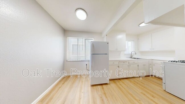 6506 Foothill Blvd in Oakland, CA - Building Photo - Building Photo
