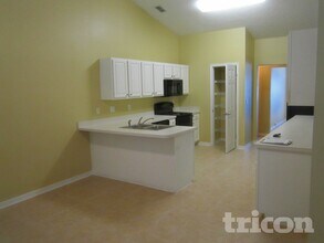 1267 Summit Oaks Dr E in Jacksonville, FL - Building Photo - Building Photo