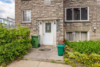 3105 Lasalle Boul in Verdun, QC - Building Photo - Building Photo