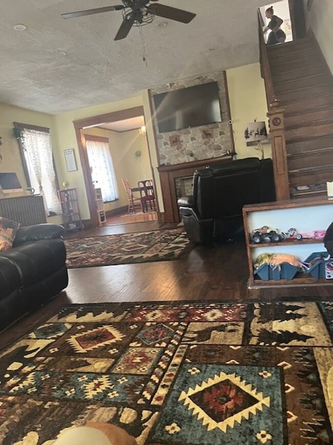 property at 121 E Scribner Ave