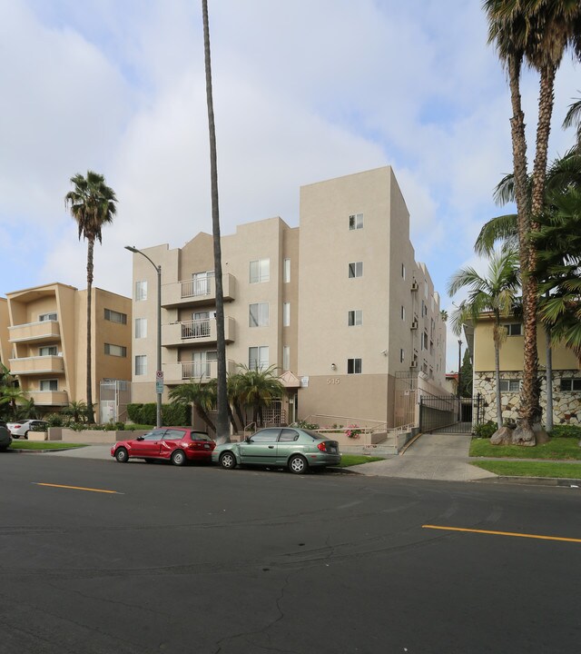 515 S Alexandria Ave in Los Angeles, CA - Building Photo