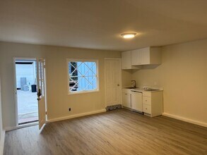 4059 Stone Canyon Ave in Sherman Oaks, CA - Building Photo - Building Photo