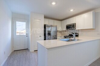 240 Sambre St in Niederwald, TX - Building Photo - Building Photo