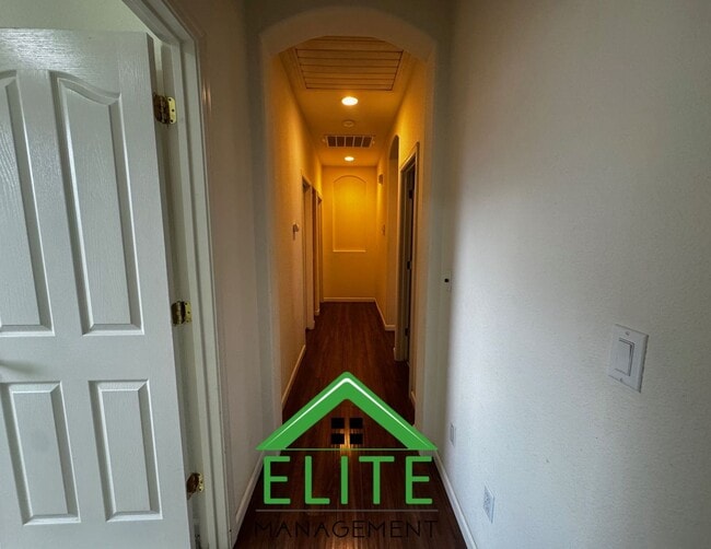 9429 Gensler Ct in Elk Grove, CA - Building Photo - Building Photo