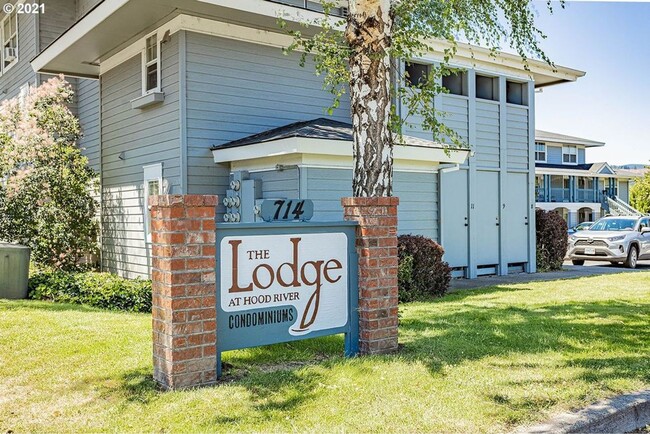 property at 714 Cascade Ave