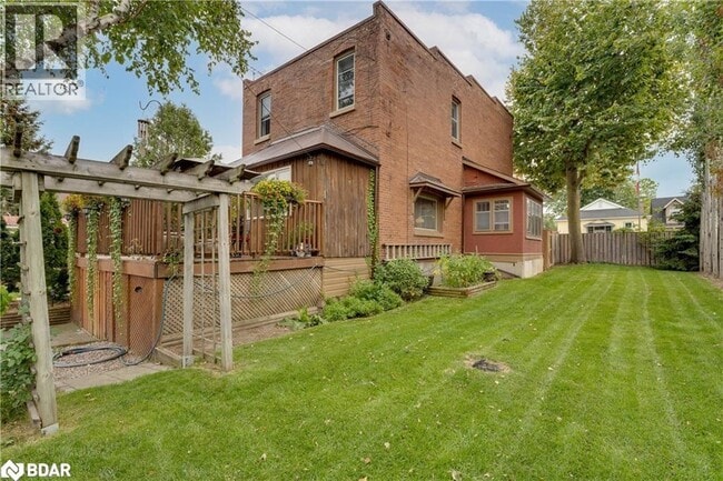 property at 22 Queen St