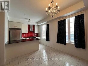 302 Clay Stones St in Newmarket, ON - Building Photo - Building Photo