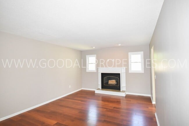 716 Knolls Ct in West Des Moines, IA - Building Photo - Building Photo