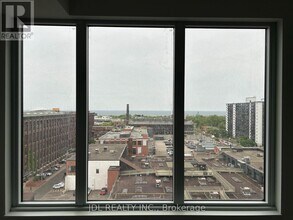 285 Dufferin St in Toronto, ON - Building Photo - Building Photo
