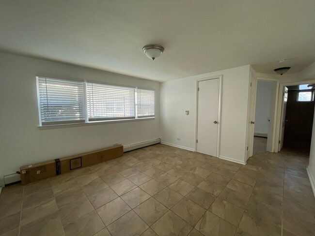 7722 W Belmont Ave, Unit GN in Chicago, IL - Foto de edificio - Building Photo