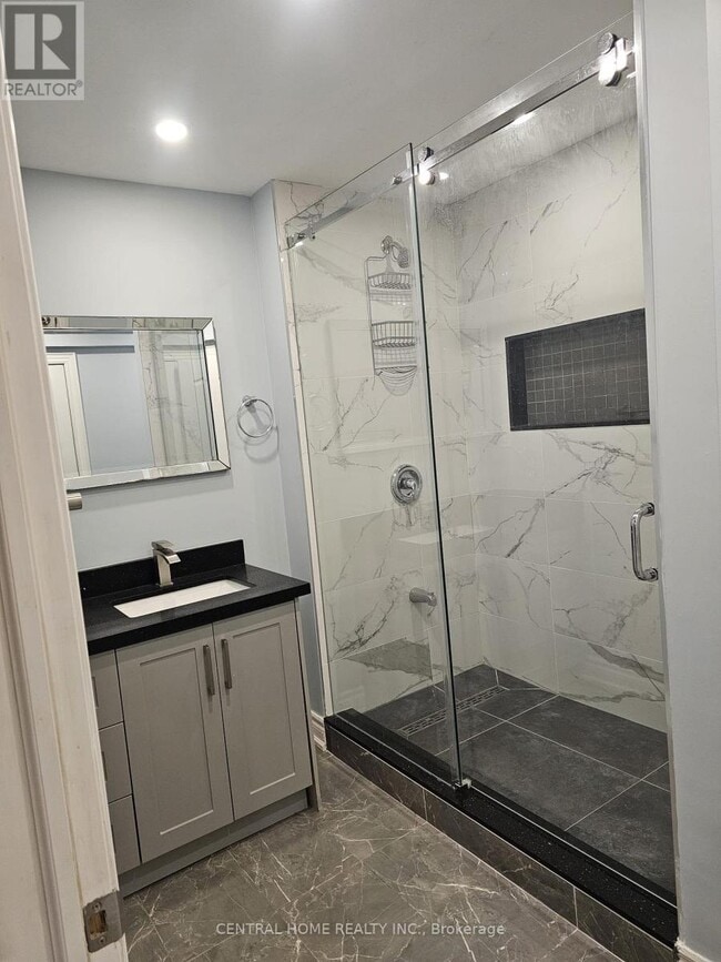 45 Wildmoor St in Markham, ON - Building Photo - Building Photo