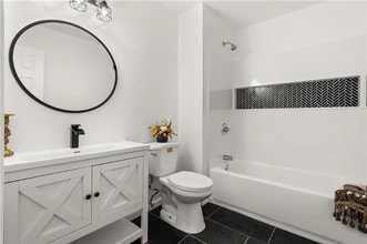 4933 Parkwest Dr in Stone Mountain, GA - Foto de edificio - Building Photo