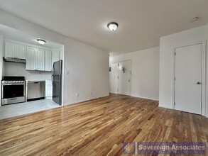 689 Fort Washington Ave in New York, NY - Building Photo - Building Photo