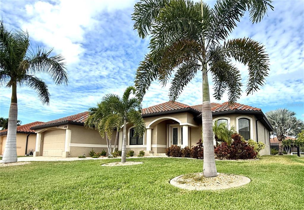 2736 Magdalina Dr in Punta Gorda, FL - Building Photo