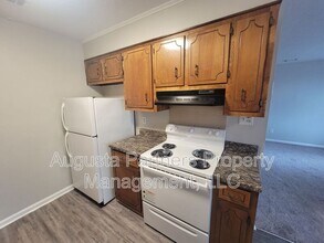 112 Chalet North CT in North Augusta, SC - Building Photo - Building Photo