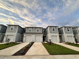 2423 Bevel Ln in Davenport, FL - Building Photo