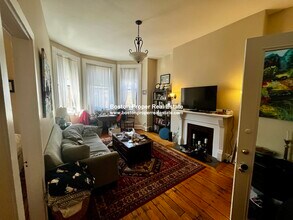 31 Gloucester St, Unit 3F in Boston, MA - Building Photo - Building Photo