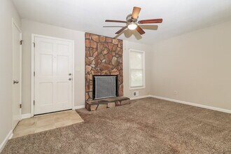 3797 Kathryn Dr SW in Atlanta, GA - Building Photo - Building Photo