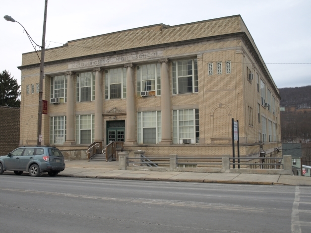 Nesquehoning School Apartments in Nesquehoning, PA - Building Photo