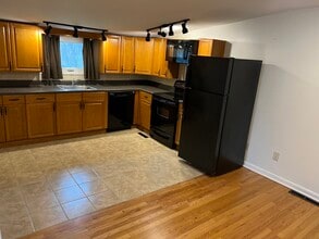 26 Patricia Ln, Unit B in Albany, NY - Building Photo - Building Photo