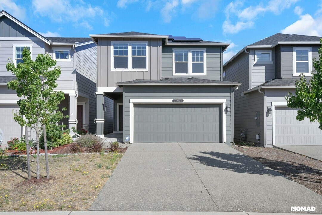 11021 186th St E in Puyallup, WA - Building Photo