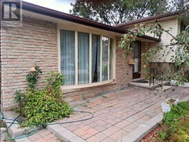 185 Appalachian Crescent in Kitchener, ON - Building Photo