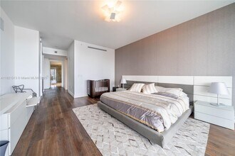 3300 NE 188th St, Unit 710 in Aventura, FL - Building Photo - Building Photo