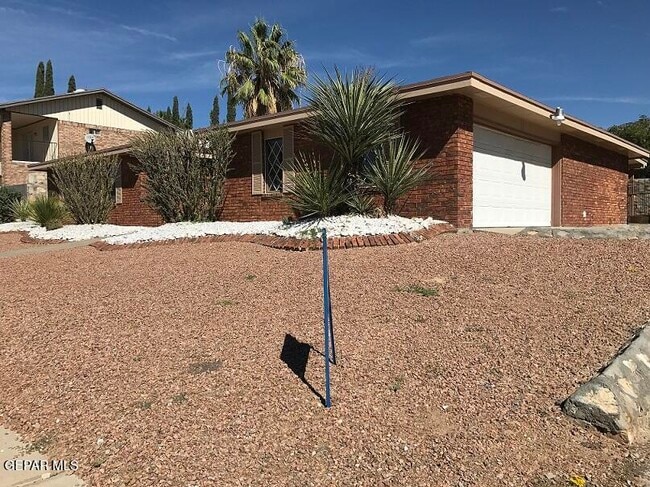 1382 Adabel Dr in El Paso, TX - Building Photo - Building Photo