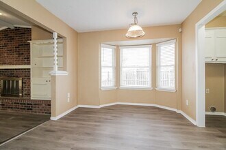 501 S Bouziden Dr in Moore, OK - Foto de edificio - Building Photo