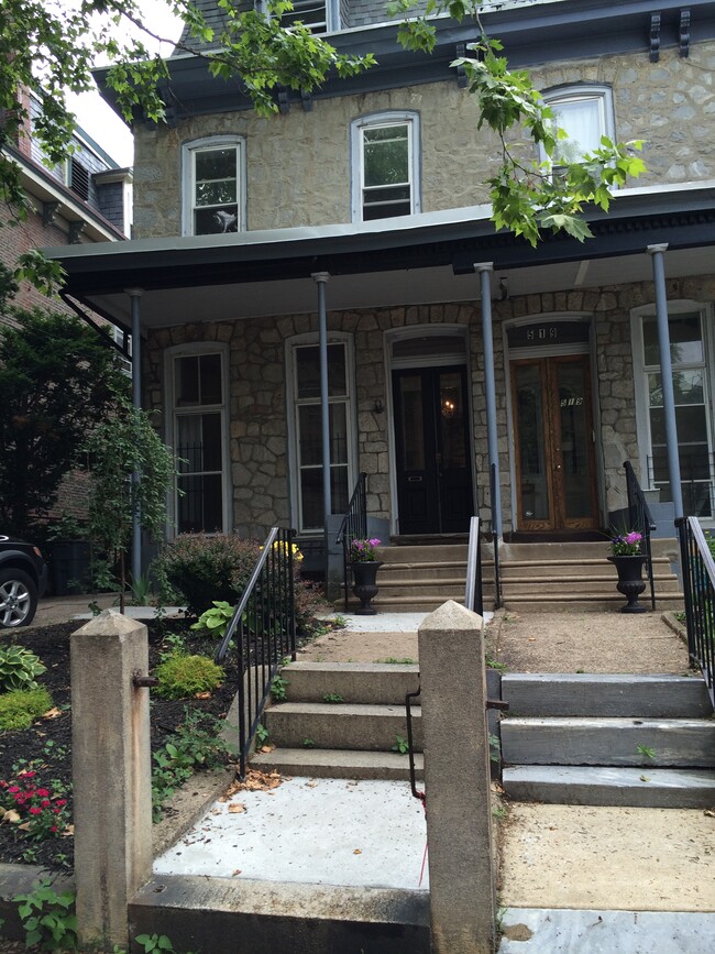 517 S 41st St, Unit 2F