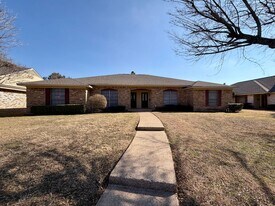 6804 Old Briarstown Dr in Waco, TX - Building Photo