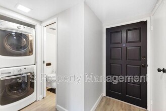 9 Derow Ct in Sacramento, CA - Building Photo - Building Photo