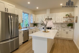 5811 27th St NE-Unit -Unit A in Tacoma, WA - Building Photo - Building Photo