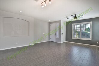 3752 E Morning Star Ln in Gilbert, AZ - Building Photo - Building Photo