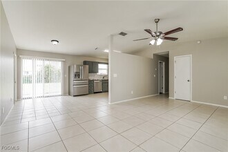 823 NE 18th St in Cape Coral, FL - Building Photo - Building Photo