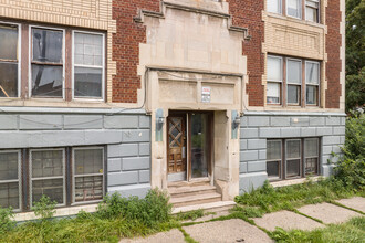 Field Apartments in Detroit, MI - Building Photo - Building Photo