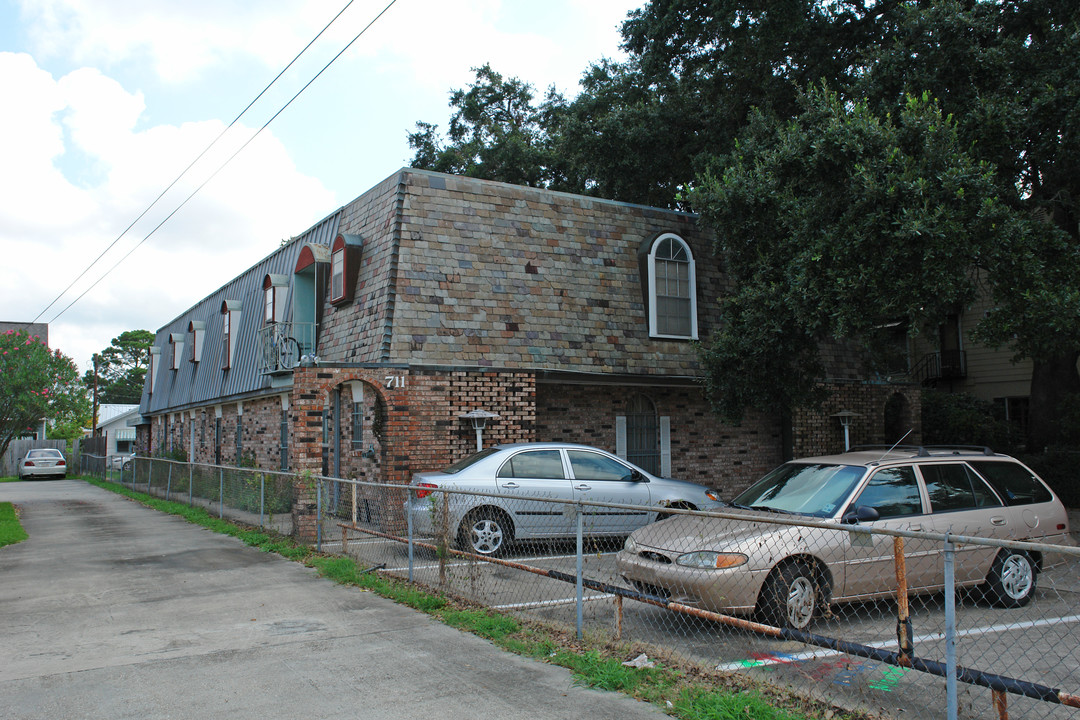 711 University Ave in Lafayette, LA - Foto de edificio