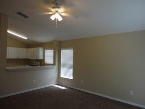 6765 Waterton Dr in Riverview, FL - Foto de edificio - Building Photo