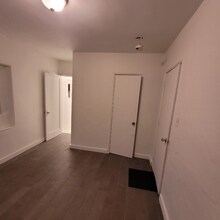 1068 NW 31st St in Miami, FL - Foto de edificio - Building Photo