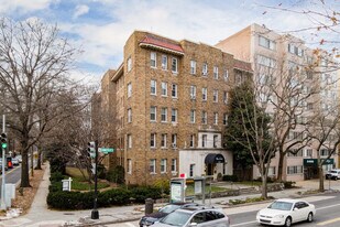 5402 Connecticut Ave NW in Washington, DC - Building Photo