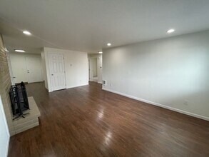 928 NE 21st Ave in Hillsboro, OR - Building Photo - Building Photo