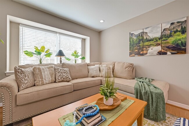 5330 Hialeah Dr in Houston, TX - Foto de edificio - Building Photo