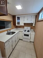 318 Melvin Ave in Hamilton, ON - Building Photo - Building Photo