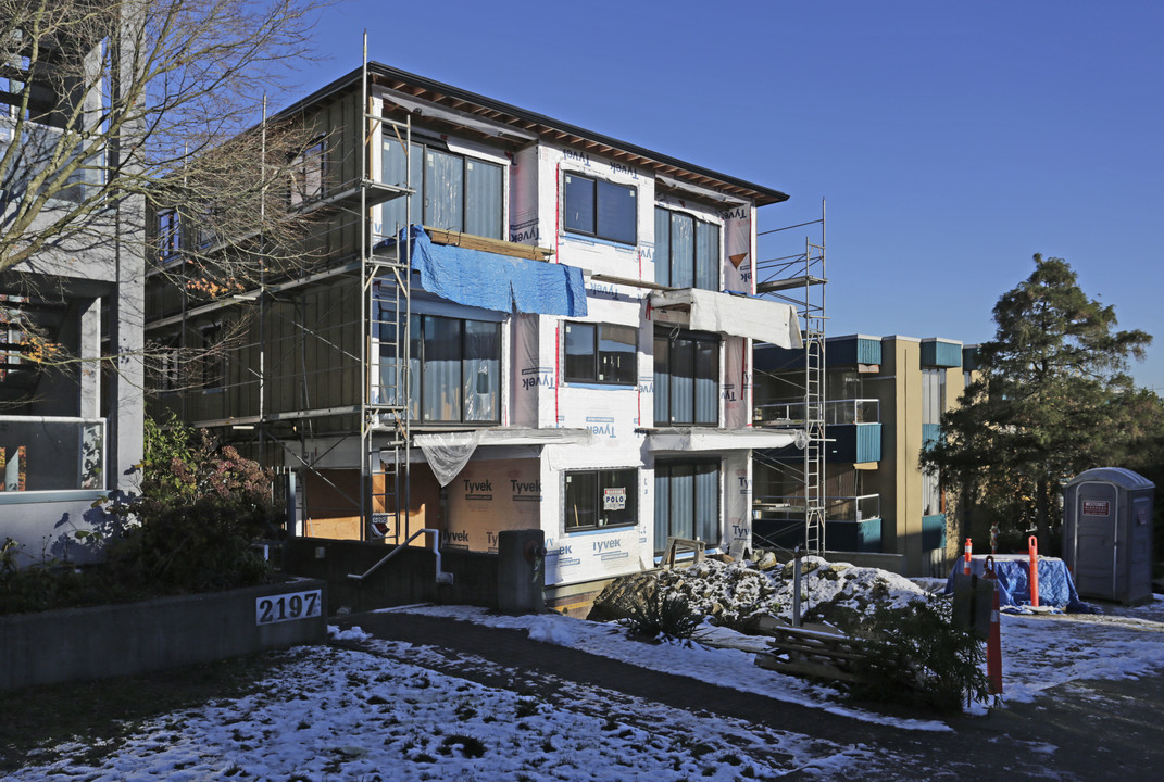 2189 W 2nd Ave in Vancouver, BC - Building Photo