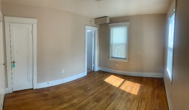 2 N Main St in Webster, MA - Building Photo - Building Photo