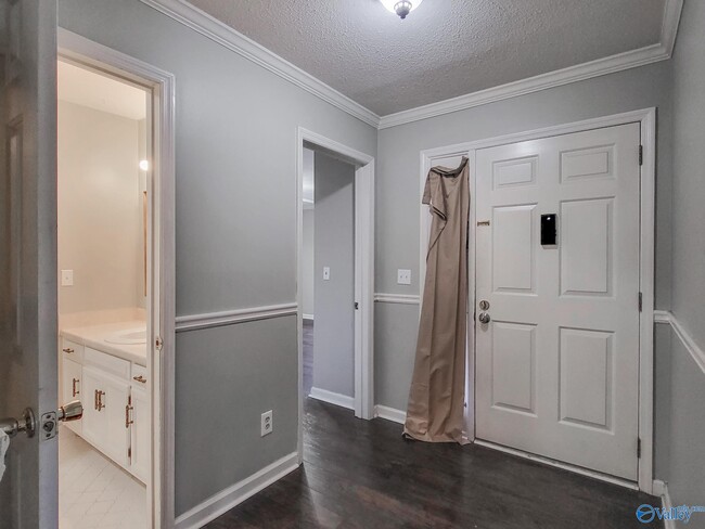 2020 Woodlawn Dr SW in Huntsville, AL - Building Photo - Building Photo